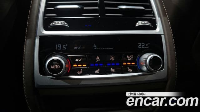 BMW 7 Series 2020 — Фото 18/20