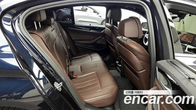 BMW 5 Series 2022 — фото 12 из 20