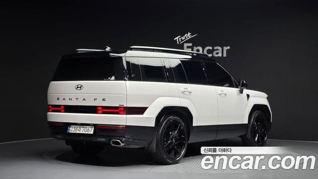 Hyundai Santa Fe 2023 — ფოტო 2/20