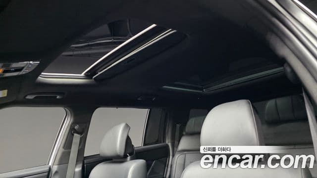 Hyundai Santa Fe 2023 — ფოტო 18/20