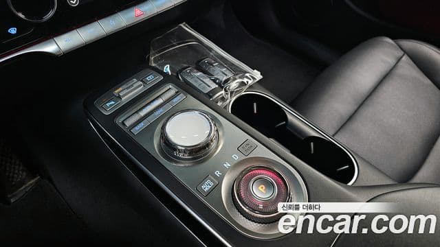 Genesis GV70 2021 — Şəkil 9/20