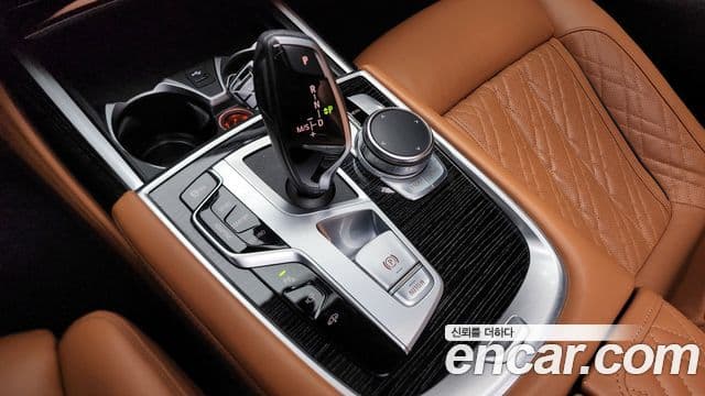 BMW 7 Series 2021 — ფოტო 9/20