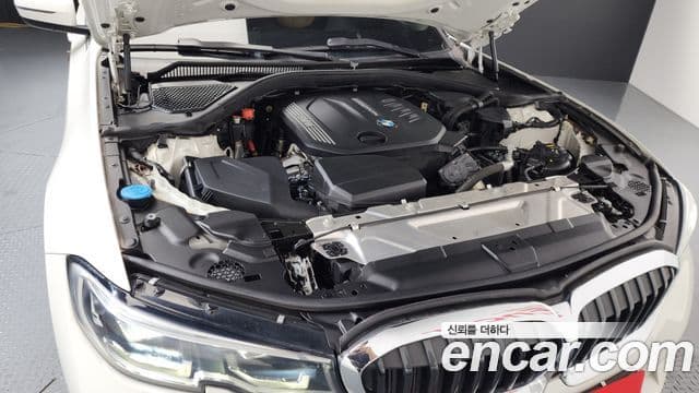 BMW 3 Series 2019 — фото 6 из 20