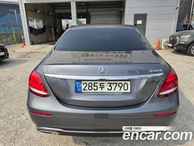Mercedes-Benz E-Class 2018 — фото 4 из 20
