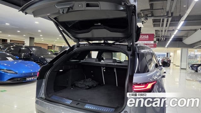 Land Rover Range Rover Velar 2024 — Şəkil 7/20