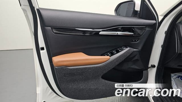 Kia Seltos 2023 — Photo 17/33