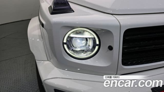 Mercedes-Benz G-Class 2023 — Photo 23/33