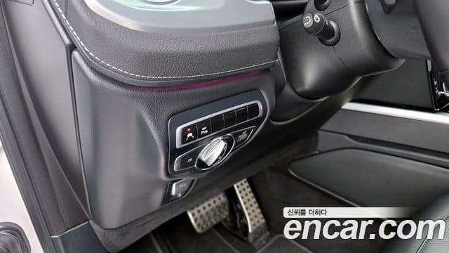 Mercedes-Benz G-Class 2023 — Photo 9/33