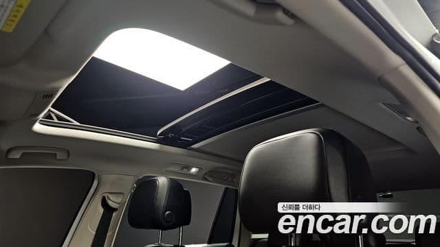 Volkswagen Tiguan 2018 — ფოტო 19/20