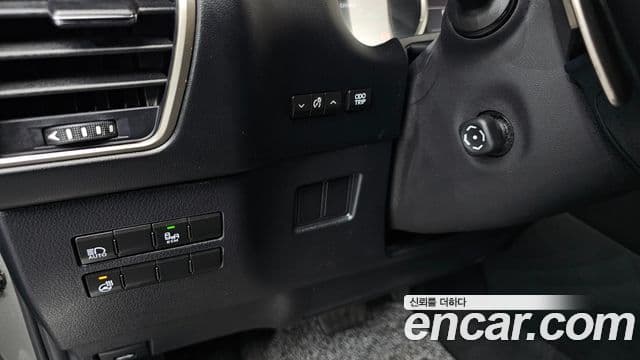 Lexus NX300h 2018 — Şəkil 16/20
