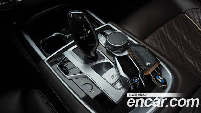 BMW 7 Series 2020 — ფოტო 9/20