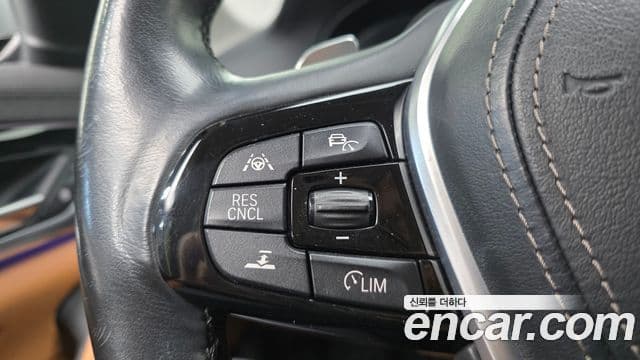 BMW 5 Series 2018 — Photo 25/32