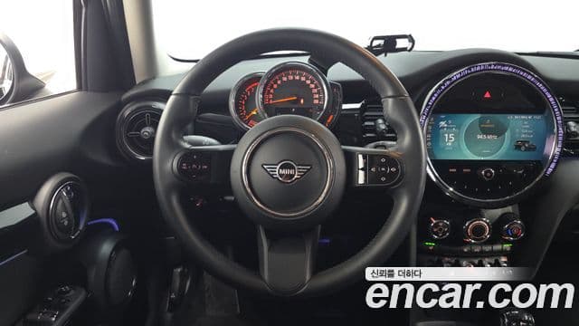 Mini Cooper 2022 — ფოტო 13/20