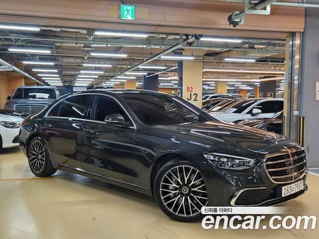 Mercedes-Benz S-Class 2025 — Photo 15/20