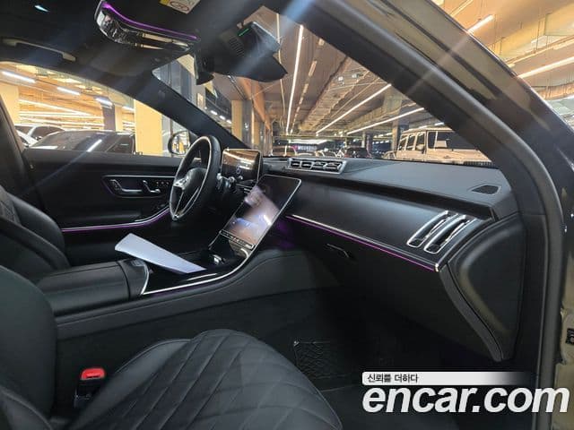 Mercedes-Benz S-Class 2025 — Photo 7/20