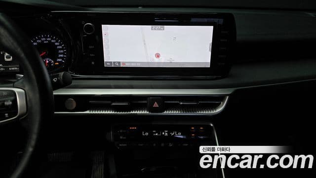 Kia K5 2021 — Şəkil 14/20