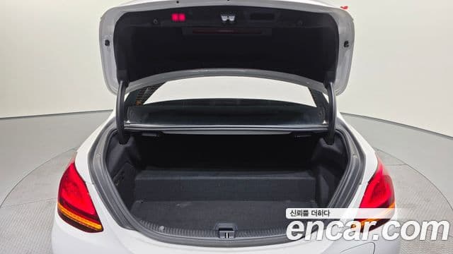 Mercedes-Benz C-Class 2020 — фото 20 из 20