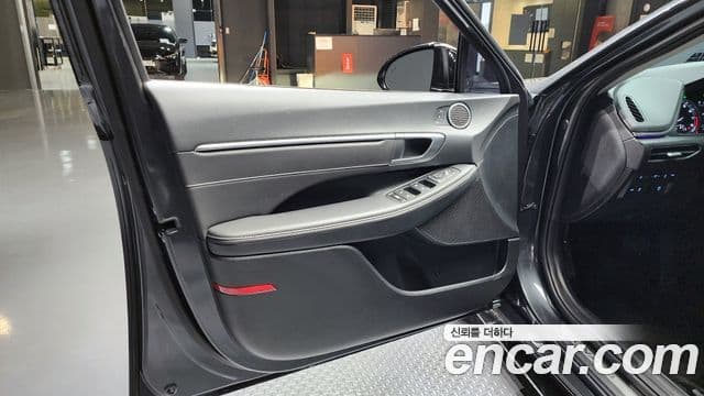 Hyundai Sonata Hybrid 2023 — Photo 6/36