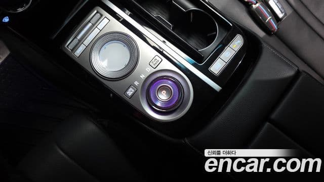 Genesis Electrified G80 2022 — Şəkil 9/20