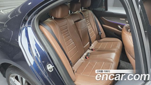 Mercedes-Benz E-Class 2022 — Şəkil 12/20
