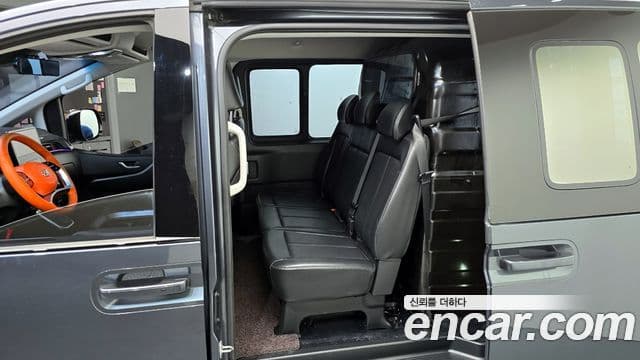 Hyundai Staria 2021 — ფოტო 11/20