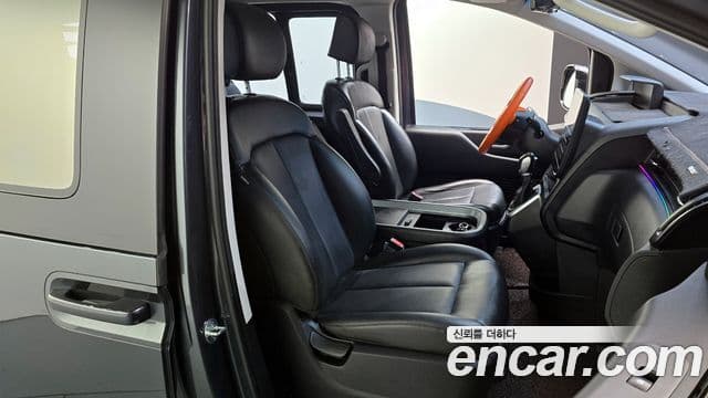 Hyundai Staria 2021 — ფოტო 12/20