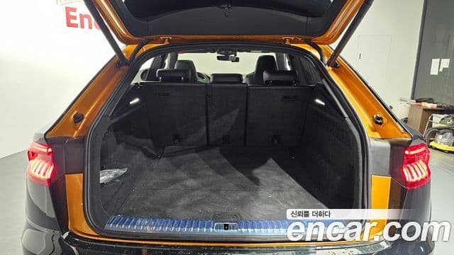 Audi Q8 2021 — Photo 9/20