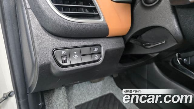 Kia Seltos 2023 — Şəkil 12/20