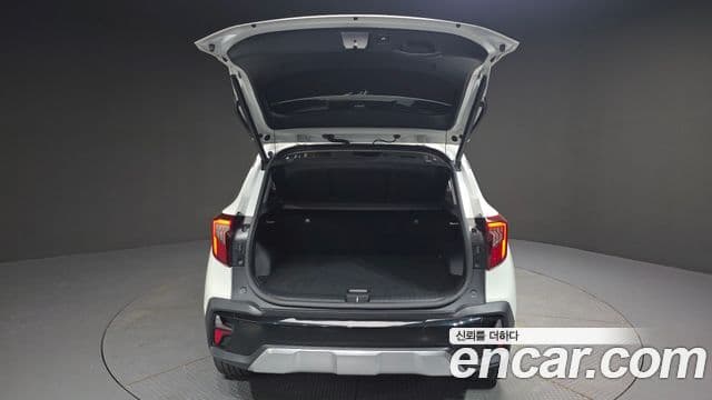 Kia Seltos 2023 — Şəkil 19/20