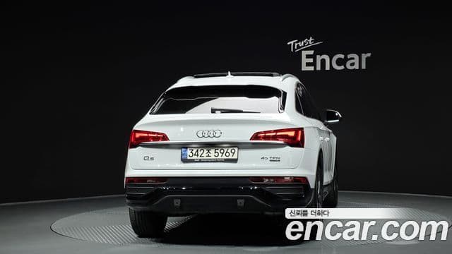 Audi Q5 2022 — ფოტო 4/20