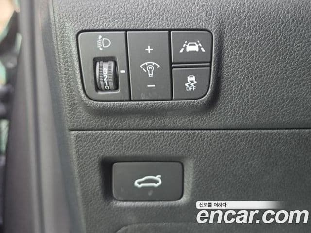 Kia K5 2023 — ფოტო 16/18