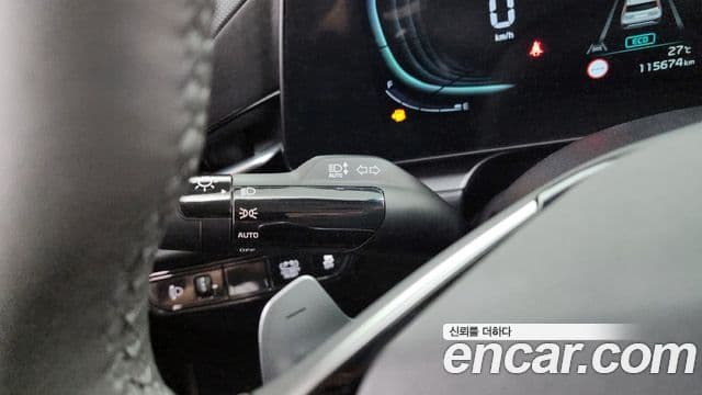 Kia Niro 2022 — ფოტო 18/20