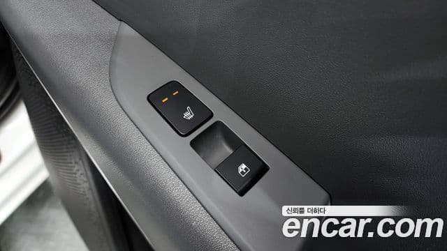 Kia Niro 2022 — ფოტო 19/20