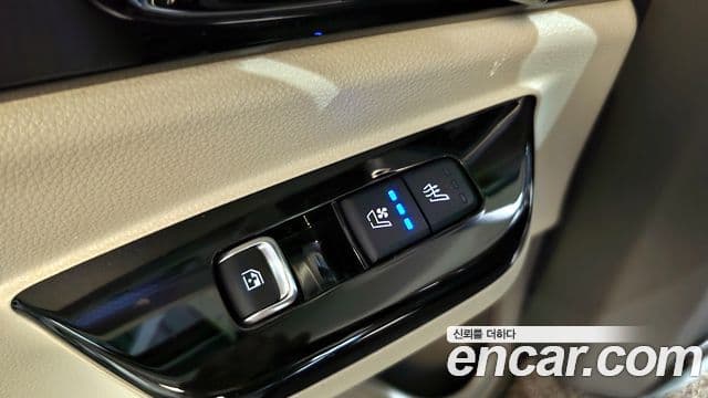Kia Carnival 2023 — Şəkil 17/20