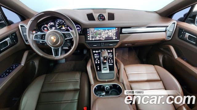 Porsche Cayenne 2023 — ფოტო 7/20