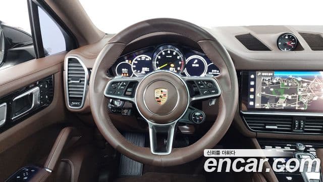 Porsche Cayenne 2023 — ფოტო 12/20