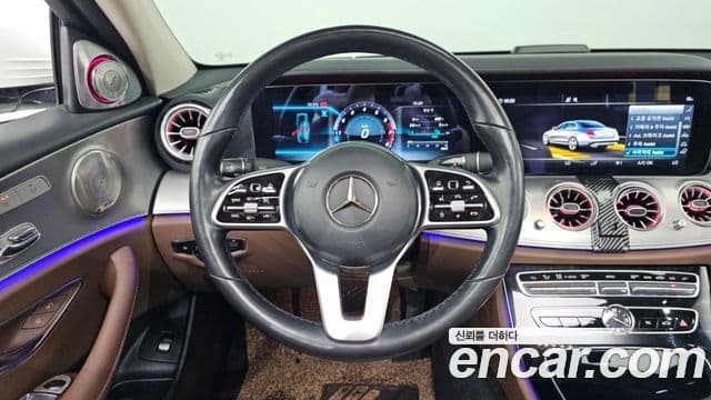 Mercedes-Benz E-Class 2018 — фото 14 из 20