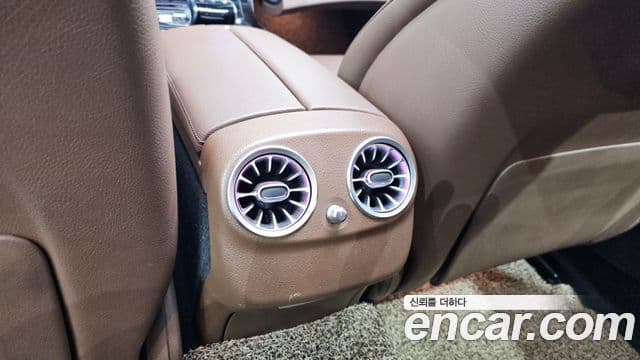 Mercedes-Benz E-Class 2018 — фото 20 из 20