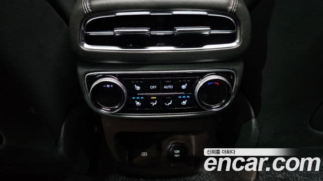 Genesis GV80 2020 — ფოტო 19/20