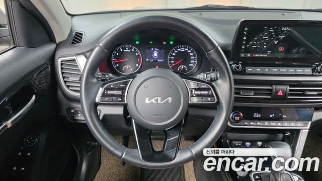 Kia Seltos 2021 — ფოტო 13/20