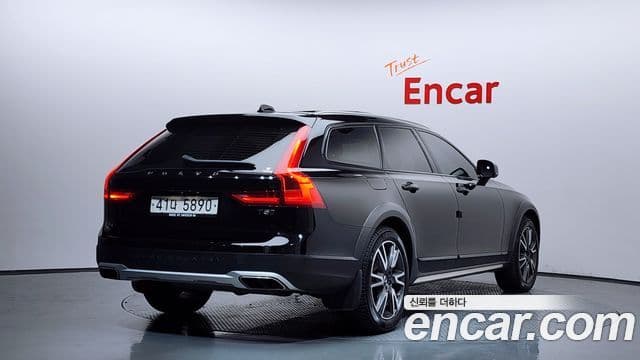 Volvo V90 Cross Country 2018 — ფოტო 2/20