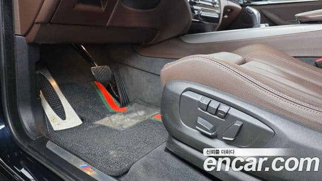 BMW X5 2018 — ფოტო 16/20