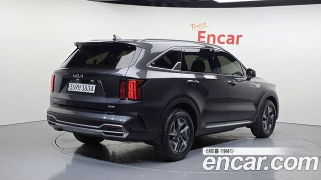 Kia Sorento 2023 — ფოტო 2/20