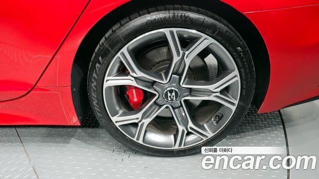 Kia Stinger 2019 — ფოტო 9/37