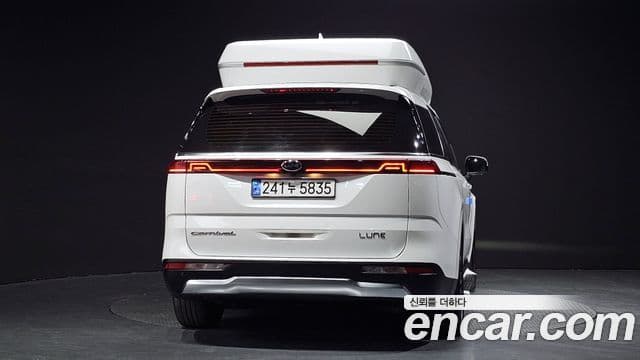 Kia Carnival 2021 — Фото 4/20