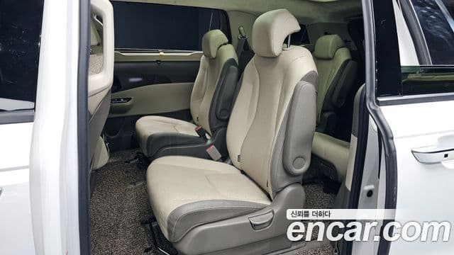 Kia Carnival 2021 — Фото 12/20