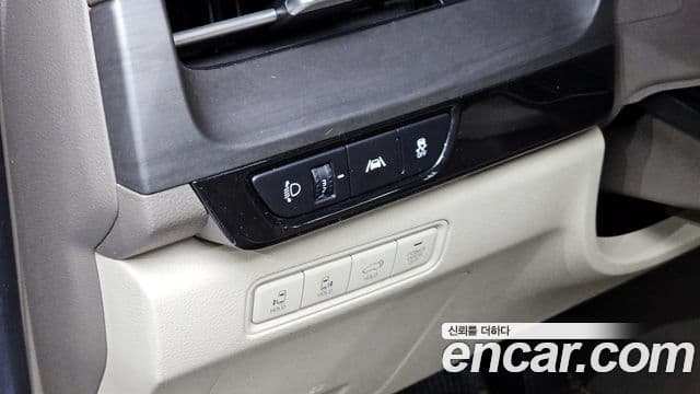 Kia Carnival 2021 — Фото 17/20