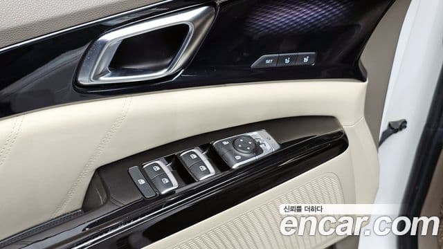 Kia Carnival 2021 — Фото 18/20