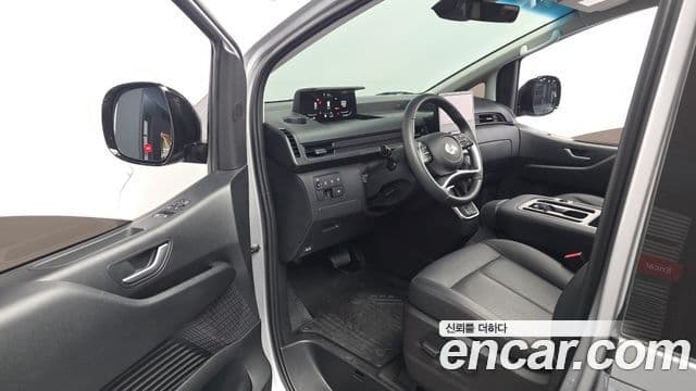 Hyundai Staria 2025 — Фото 10/20