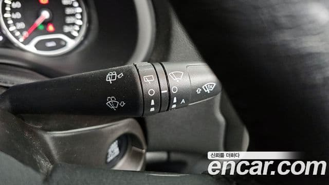 Jeep Renegade 2020 — Şəkil 16/20